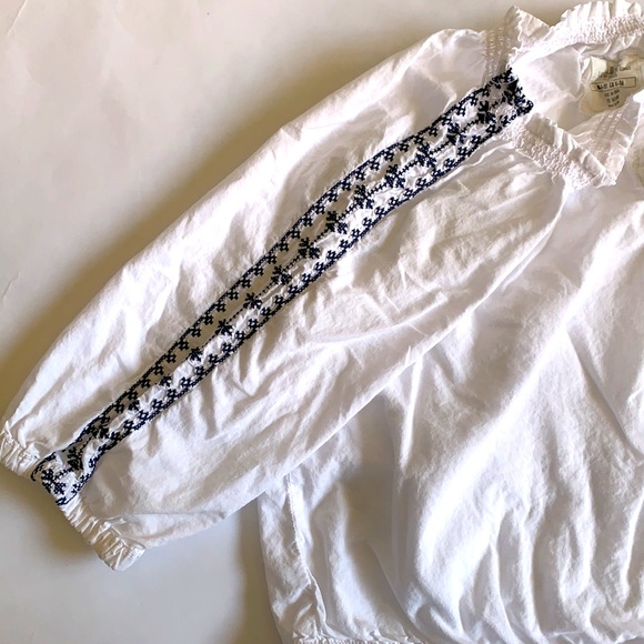 3/$25 Boho Embroidered Sleeve Top Size 4/5 - Picture 5 of 7